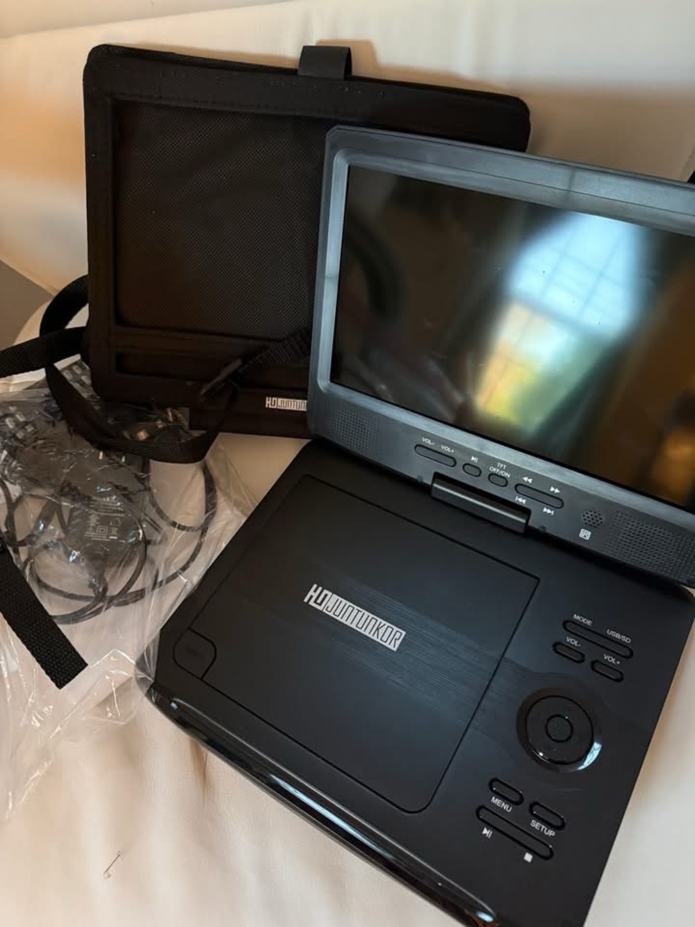 Portable & Foldable DVD Player with Carry Case (for strapping to car seat)